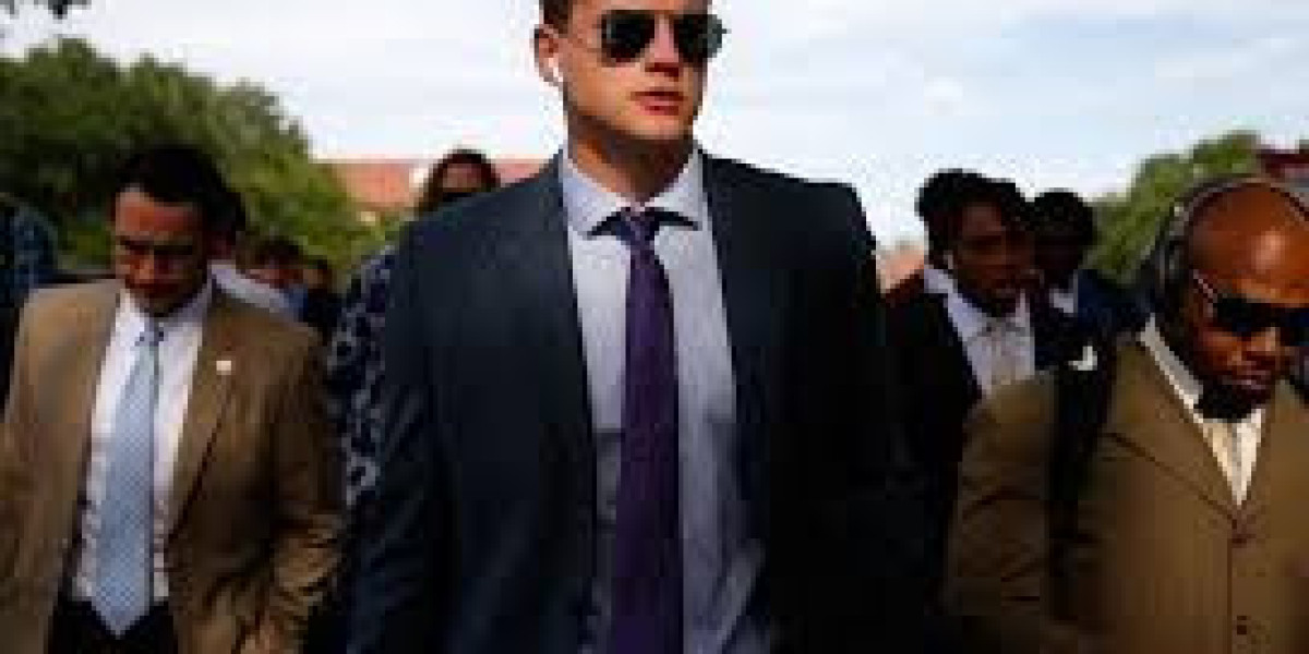What Makes Joe Burrow Outfits from Leather Jacket Black So Popular Among Fans?