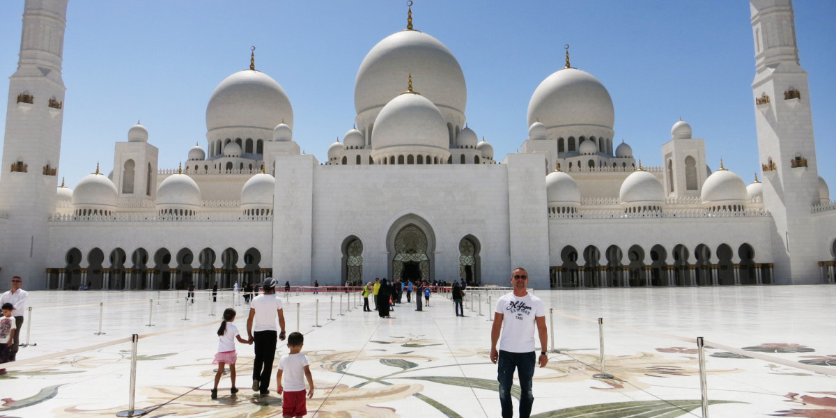 Abu Dhabi Tour Package for Family-Friendly Fun
