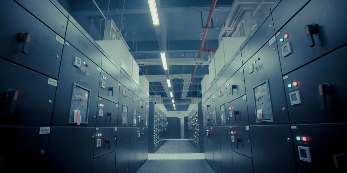 Micro Mobile Data Center Market Size, Share | Growth Report [2032]