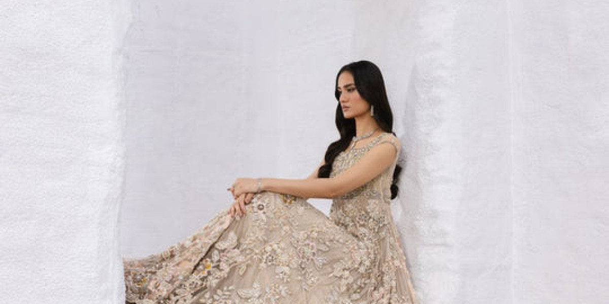My Wedding Dress Wasn’t What I Planned — It Was Better