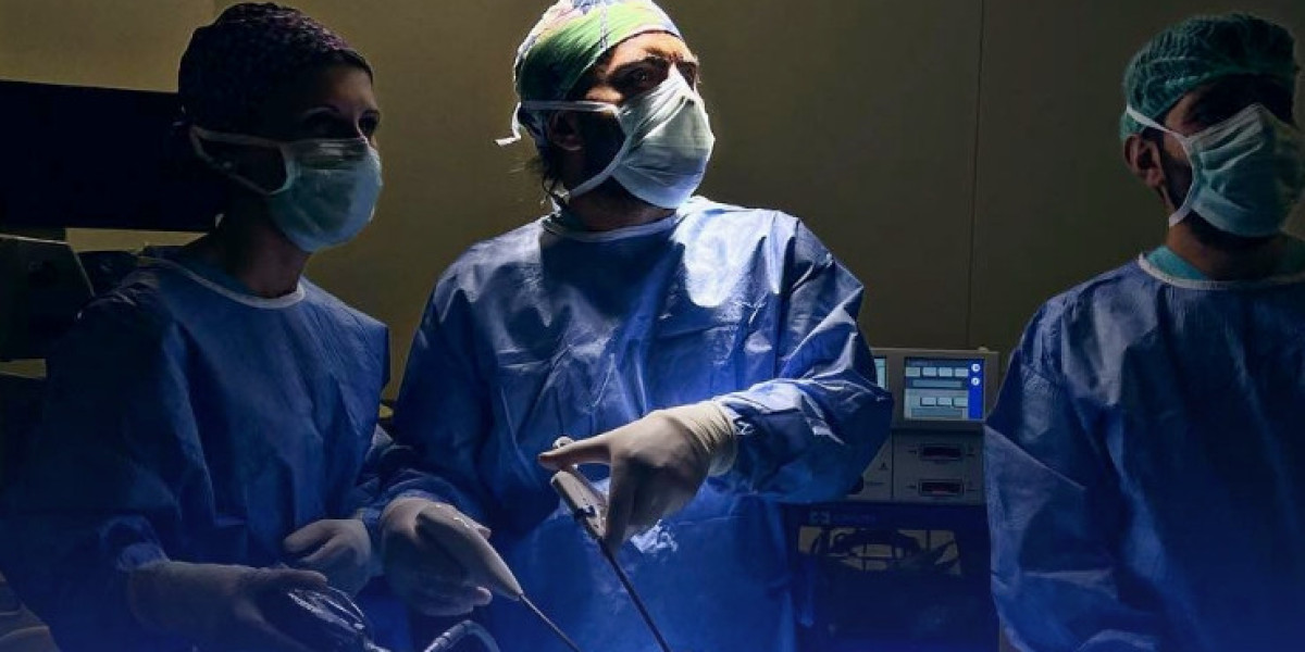Best Hiatus Hernia Surgeon in Delhi – Everything You Need to Know Before Treatment