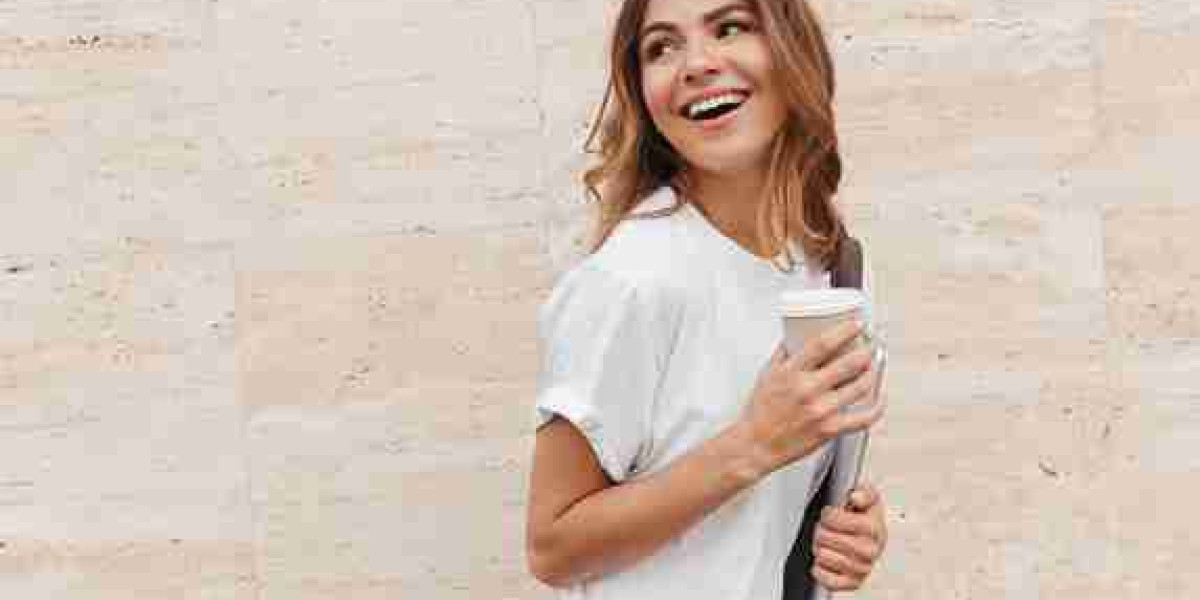 Smile-Friendly Foods: What Helps (and Hurts) Tooth Whiteness