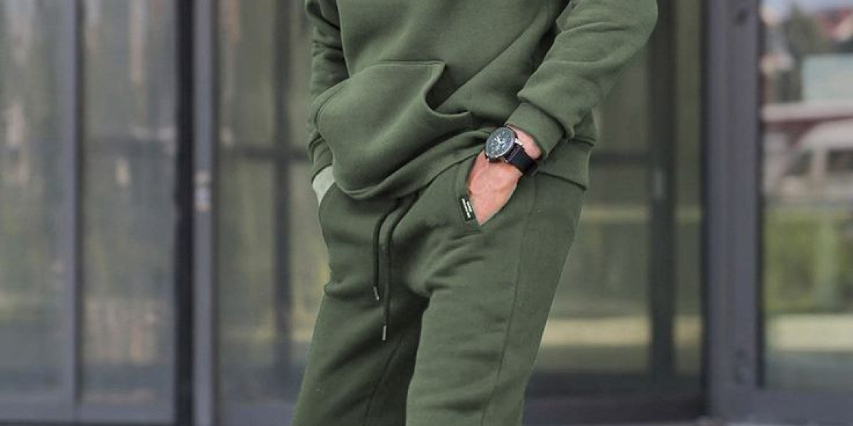 Streetwear Travel Guide: What to Pack for a Stylish Trip