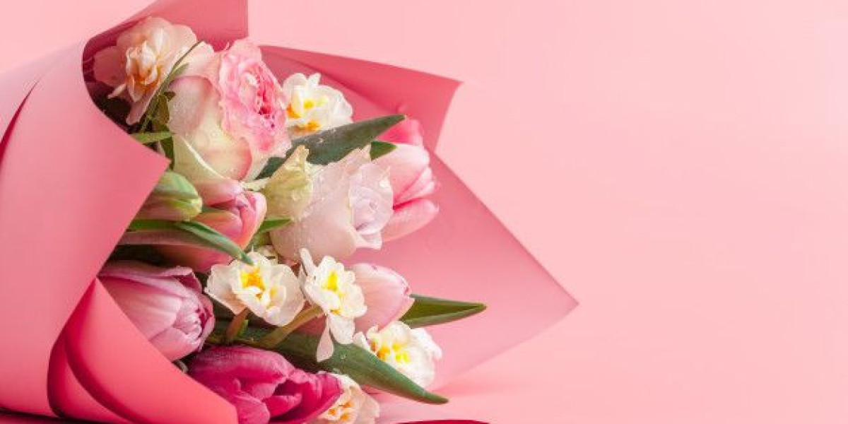 This article is written by a digital business strategist with expertise in white label delivery platforms. With a strong