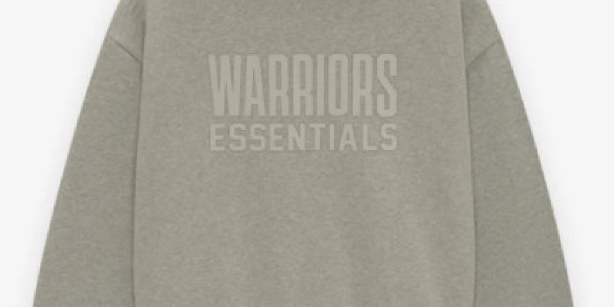 Fear of God Essentials Pullover – Street Style Classic