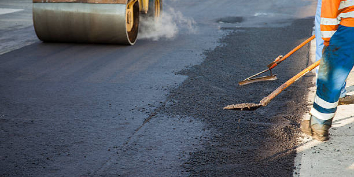 How Asphalt Maintenance Service Prevents Costly Repairs