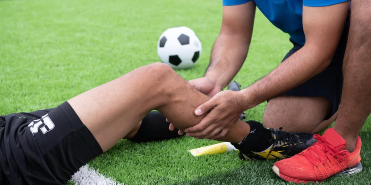 How Professionals Manage Sports Injury Singapore Safely