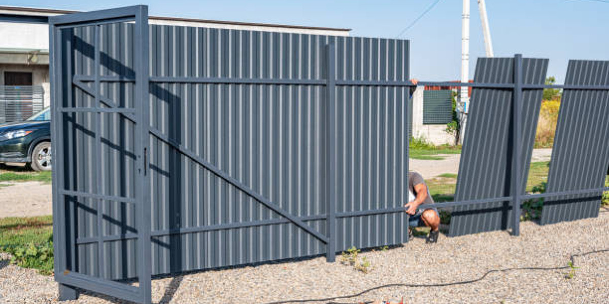 How a Reliable Fence Installation Service Improves Curb Appeal