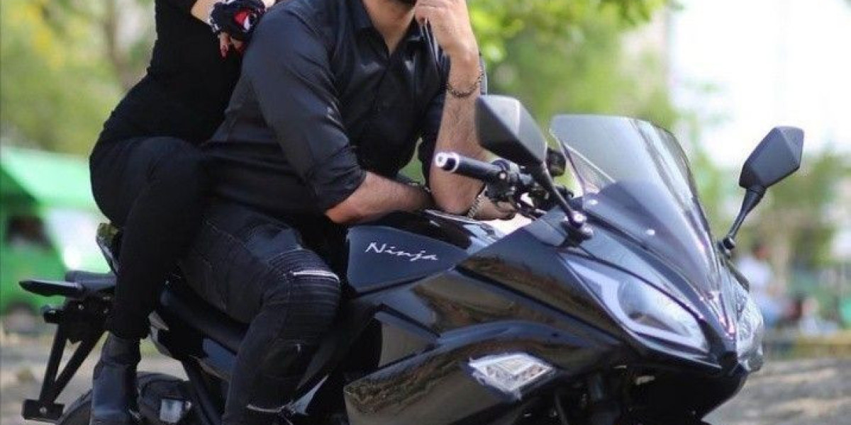 Textile vs Leather Cold Weather Motorcycle Jackets: Which Offers Better Winter Protection?