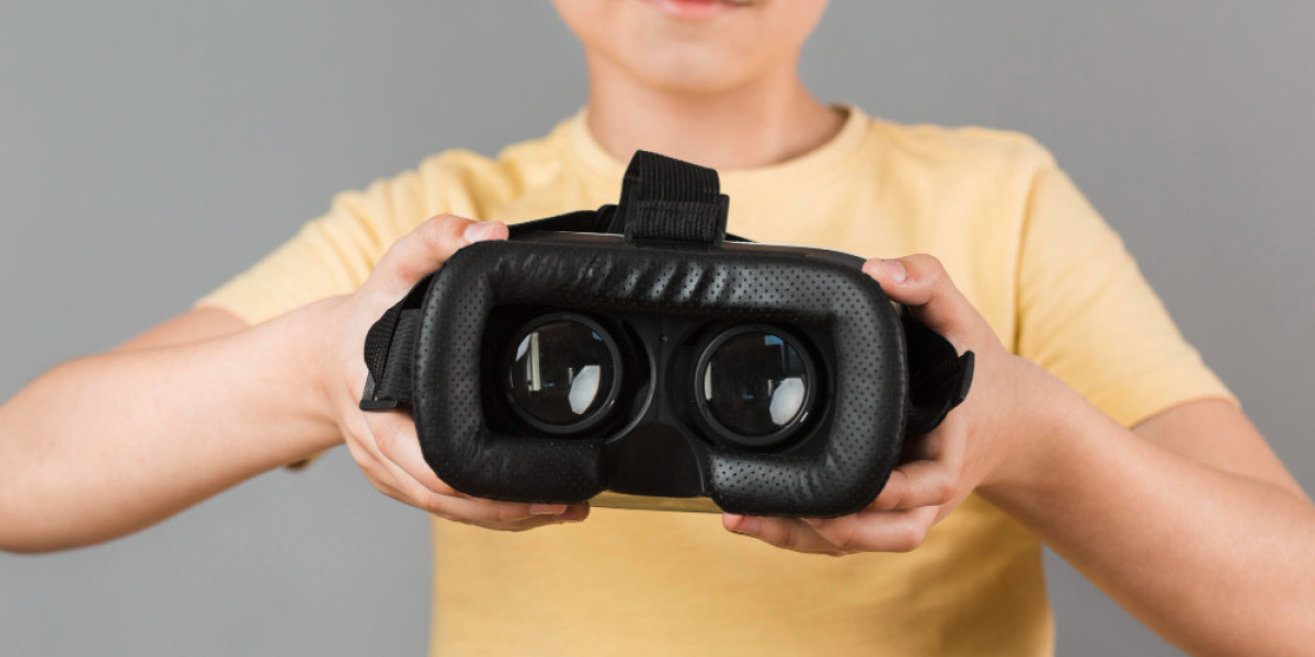 Why Your AR/VR Headset Lacks Clarity Without an Ultra-Compact Pancake Optical Module