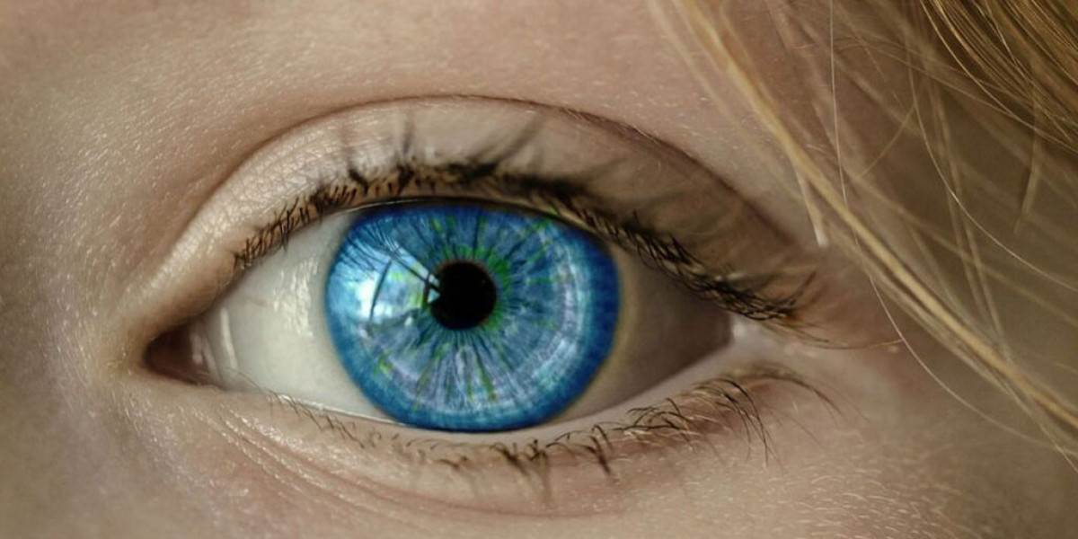 Understanding the Healing Process After Smile Laser Eye Surgery