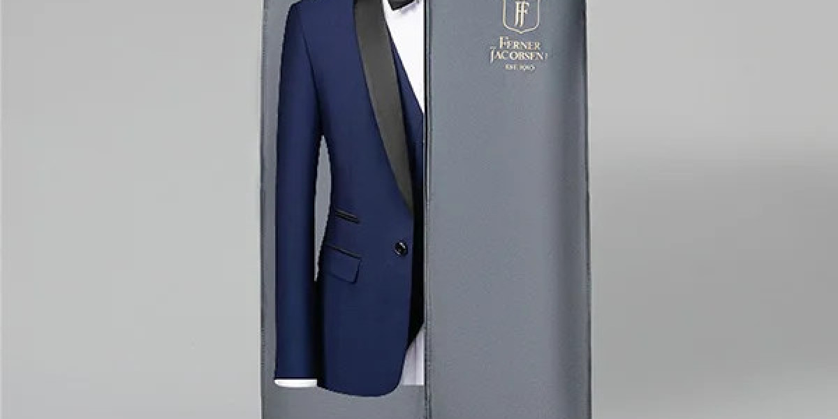 How to Choose a Suit Cover with Logo: A Detailed Guide