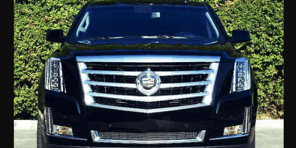 How a Luxury Black Limo Car Rental Service in Toronto Redefines Comfort & Class?