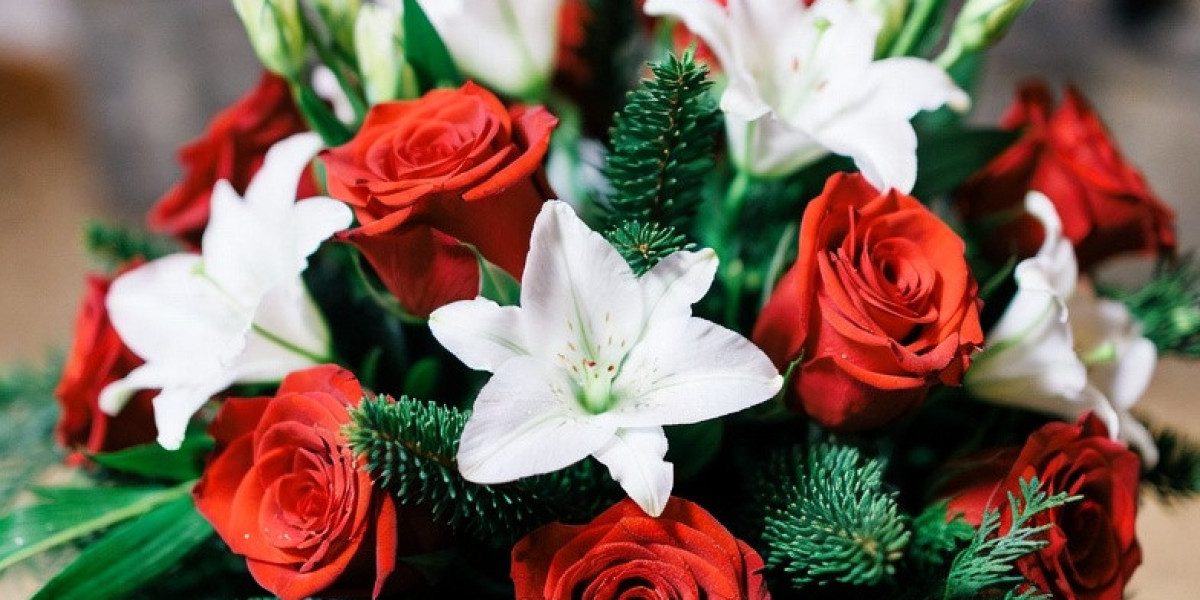 Customizing Your Christmas Flowers Delivery: Personal Touches That Wow