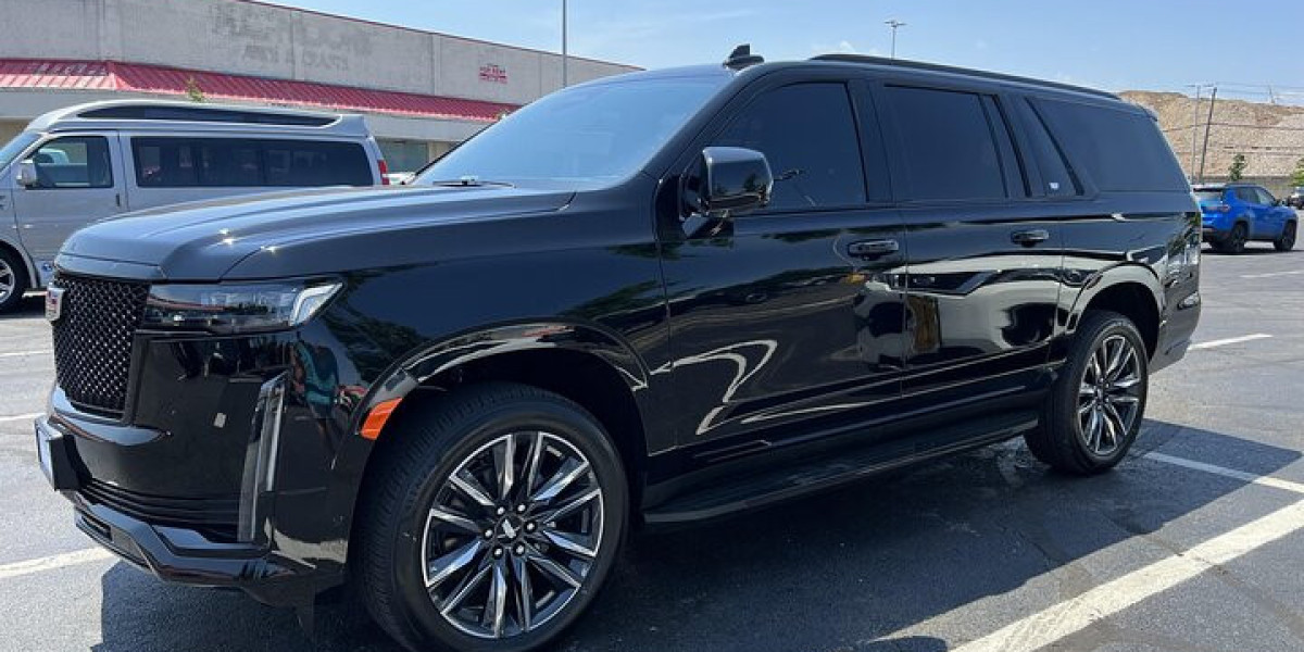 Luxury Chauffeur Service Toronto: Professional Chauffeurs Service You Can Trust