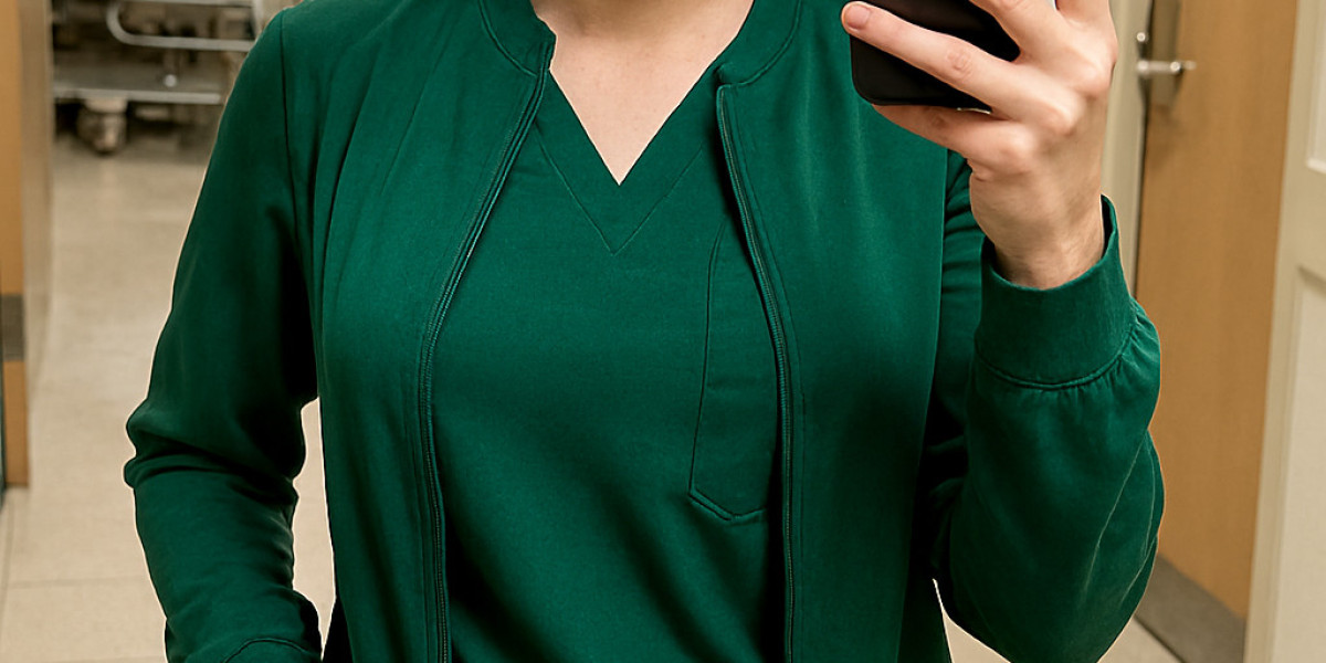 Thick Scrubs for Winter: The Best Warm Medical Scrubs for Cold Weather