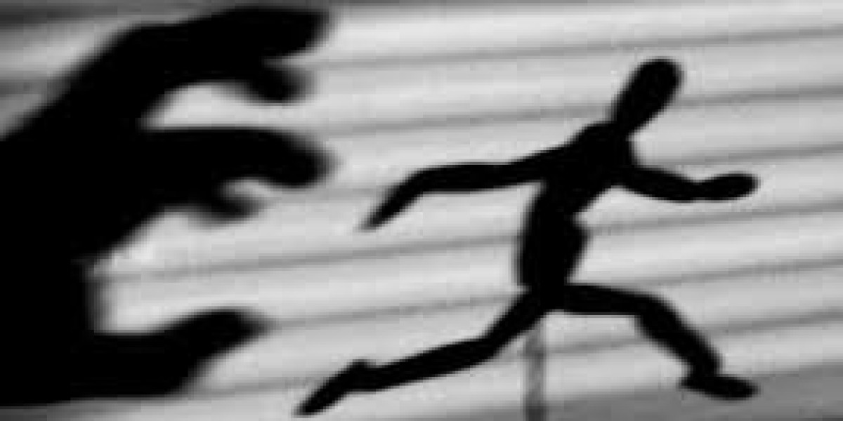 Huir de Uno Mismo: Por Qué el Silencio Se Ha Vuelto Intolerable