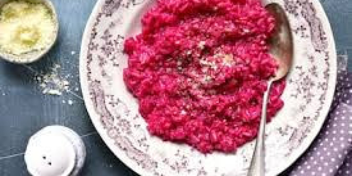 Arroz cremoso de remolacha asada con yogur ácido y especias dulces