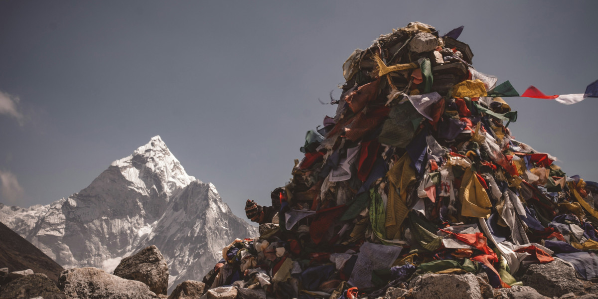 Step Into the Majestic Everest Base Camp Trekking Experience