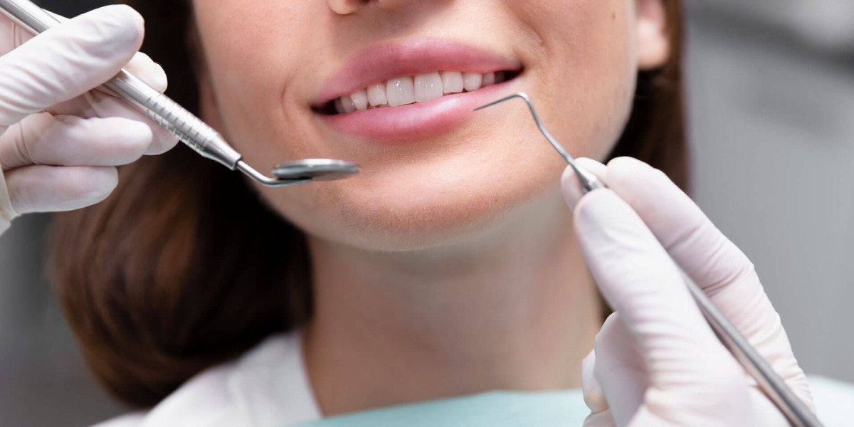 What Pricing Factors Influence Tooth Fillings at Dubai Clinics?