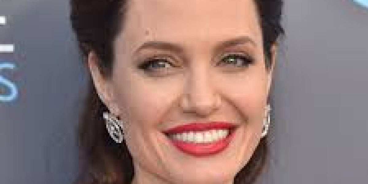 Angelina Jolie Body Measures: The Deconstruction of a Hollywood Legend.