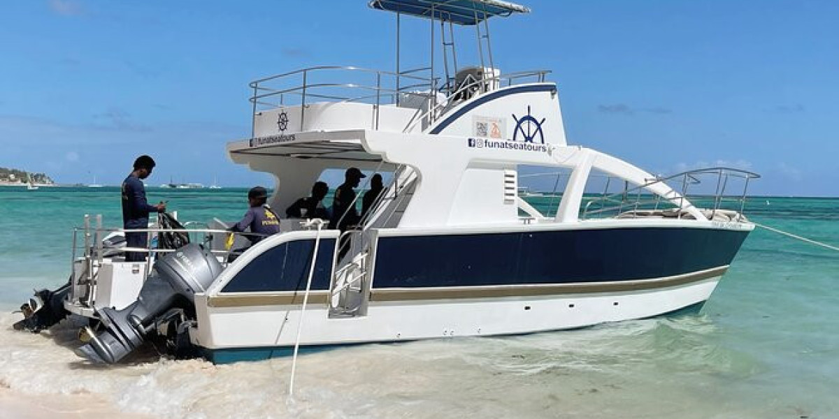Steps to Maximize Comfort During Any Yacht Rental Adventure