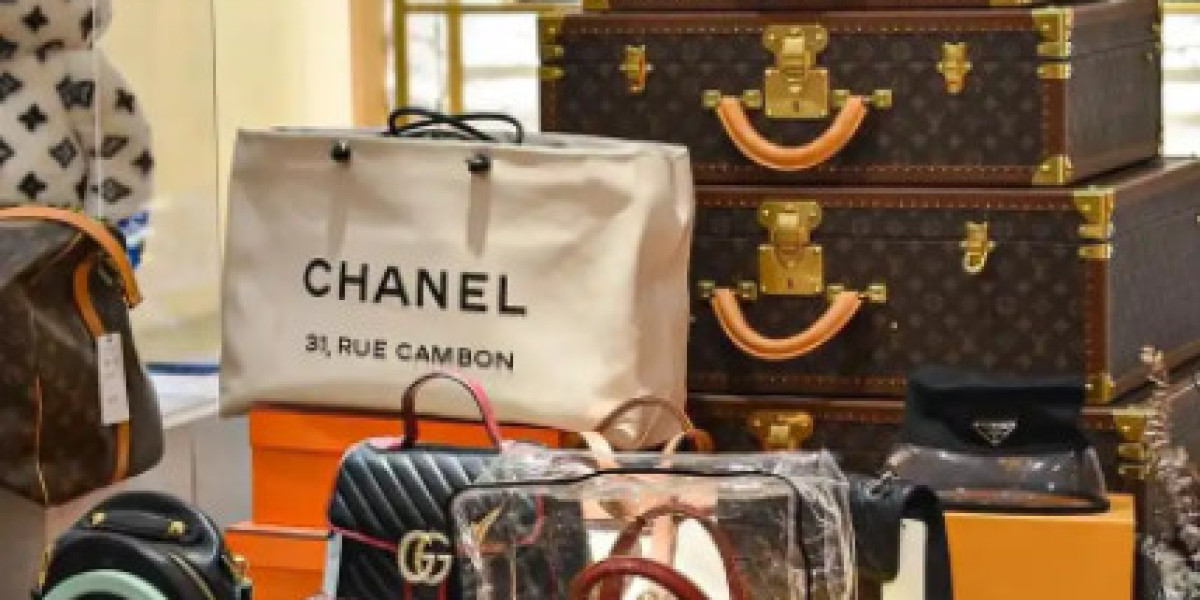 Elegant Bags That Look Expensive