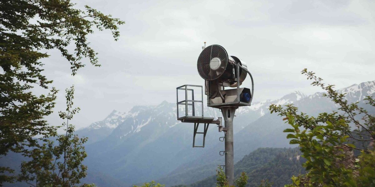 Real-Time Weather Data in Air Traffic Decision-Making