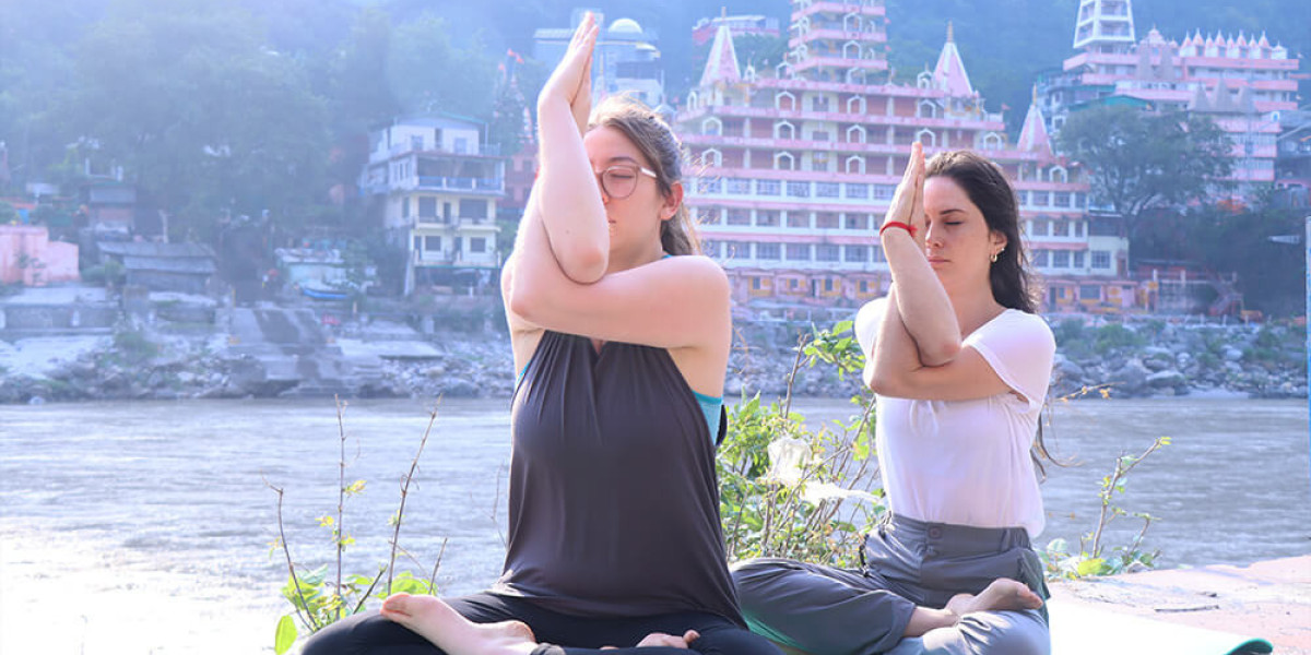 Detox Retreat in Rishikesh: Find Harmony Through Holistic Detox