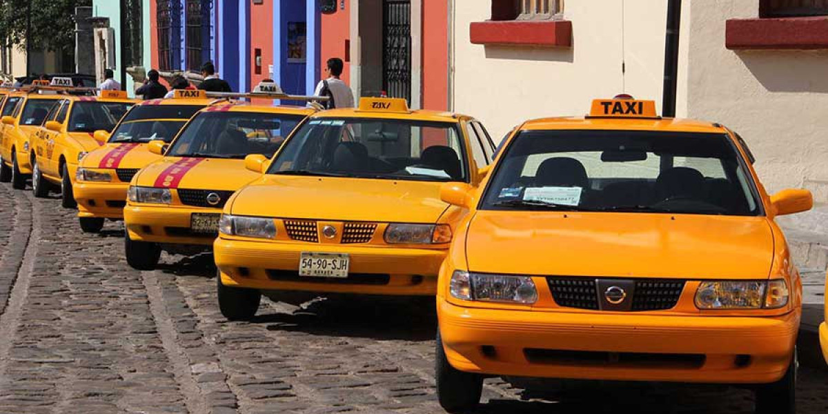 Professional Taxi in Aveley Airport transfers Thurrock
