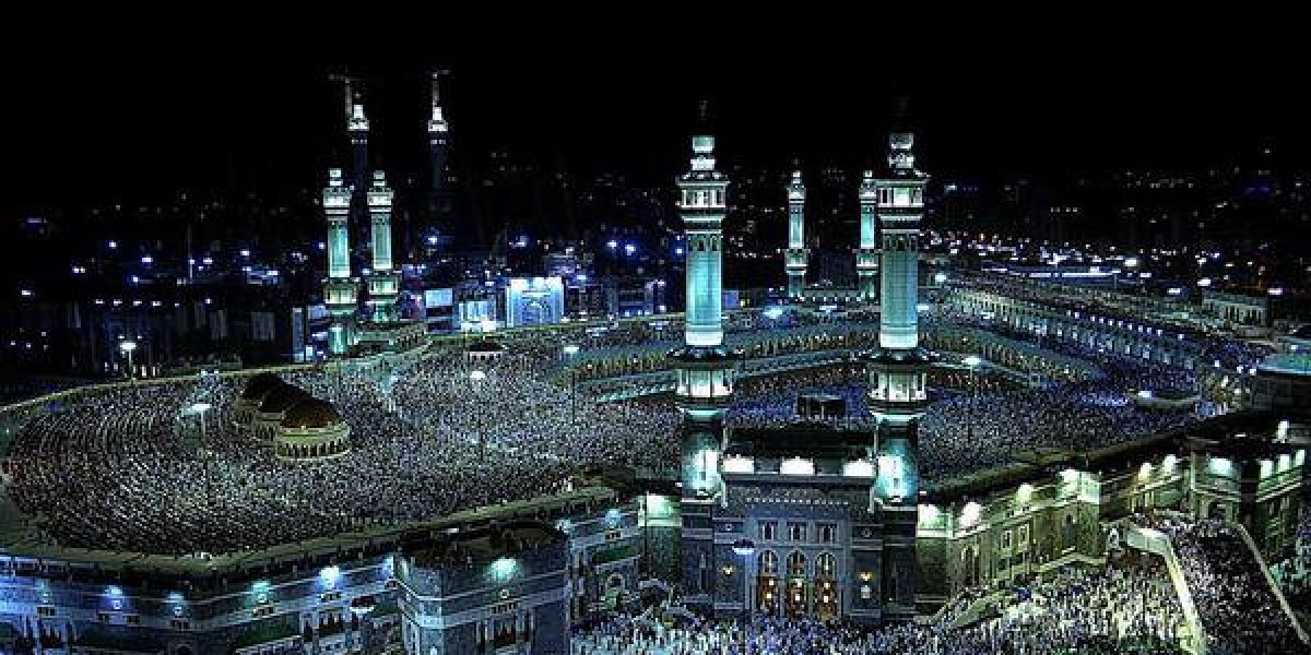 Everything You Should Know About April Umrah Packages for UK-Based Pilgrims