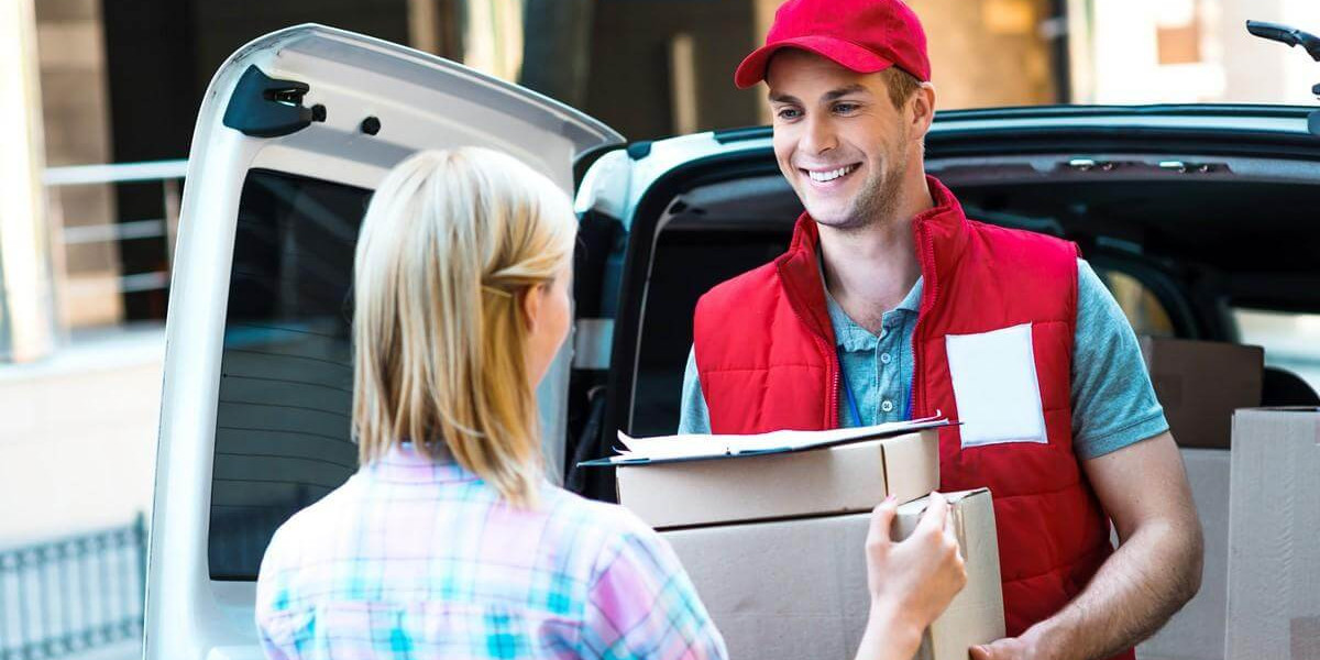 Smart and Affordable Parcel Delivery Options in Canada