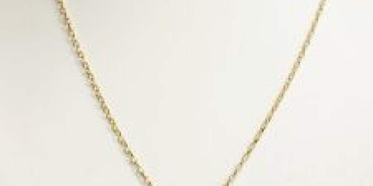 What Makes a Necklace Mum Gift Truly Personal