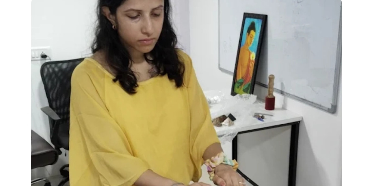 Unlock Your Inner Potential: Comprehensive Reiki Courses in Mumbai with Nalanda Wellness