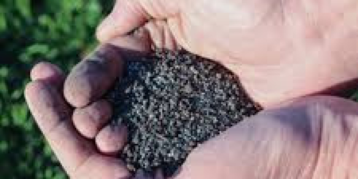 Rising Demand for Dry Fertilizers Enhances Global Agricultural Productivity