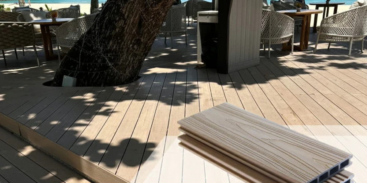 Are Composite Fences the Best Option for Durable and Stylish Property Boundaries?