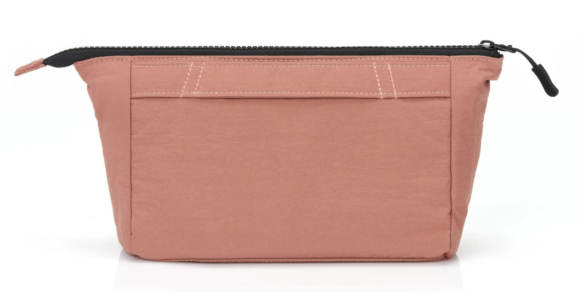 Is Nylon Makeup Bag the Perfect Blend of Style, Durability, and Everyday Convenience?
