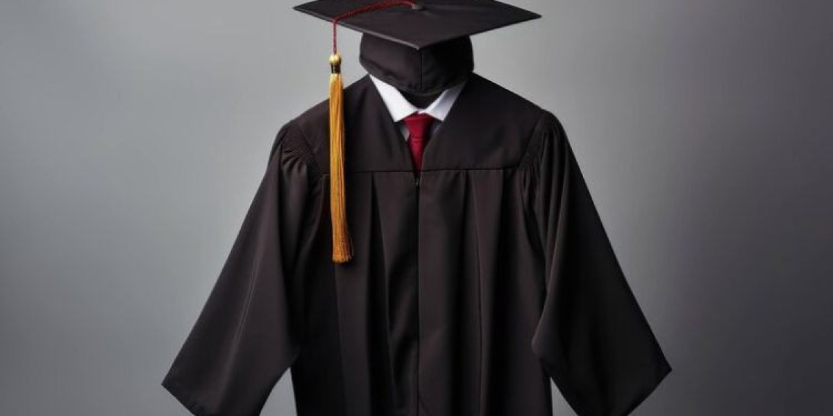 How Can You Style Your Graduation Cap and Gown for Photos?