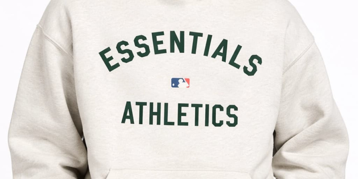 Essential Hoodies: The Perfect Blend of Comfort, Style, and Streetwear Fashion