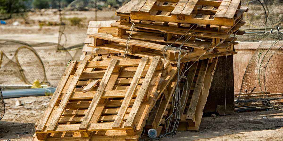 The Smarter Way to Handle Old Wooden Pallets