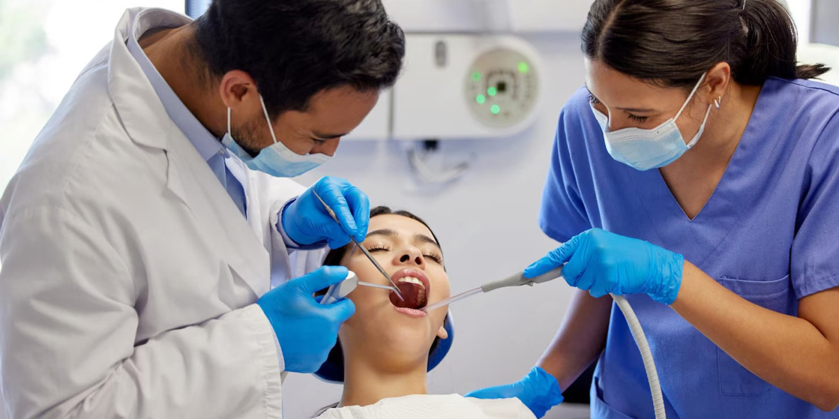 Get the Best Teeth Cleaning in Indirapuram to Shine