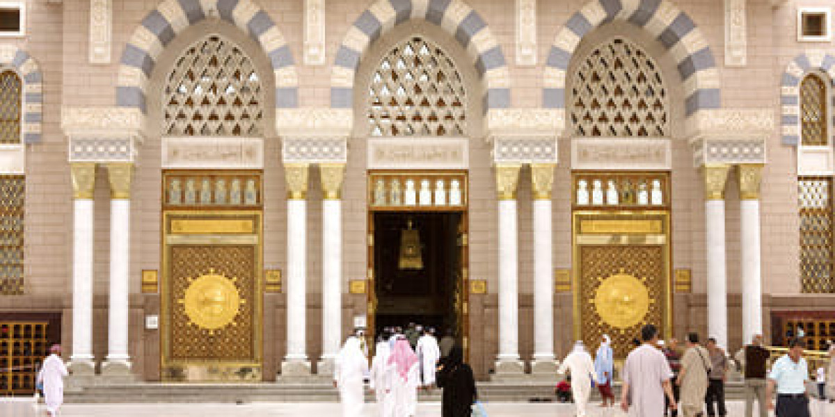 Cheap Umrah Packages from Liverpool for Families and Groups