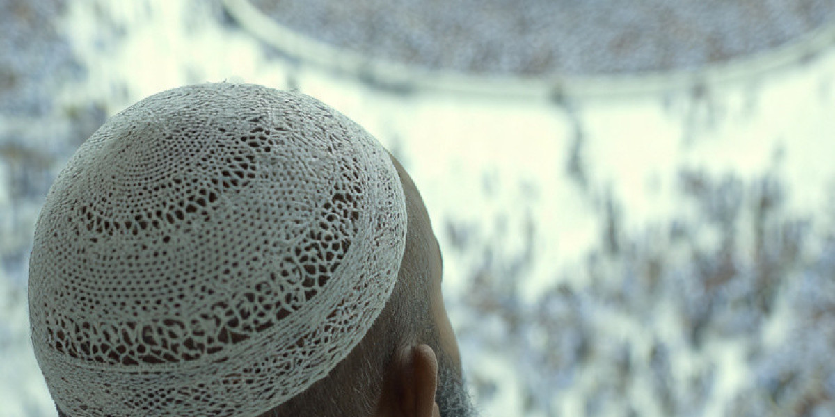 Essential Duas and Adhkar During Umrah for a Meaningful Experience