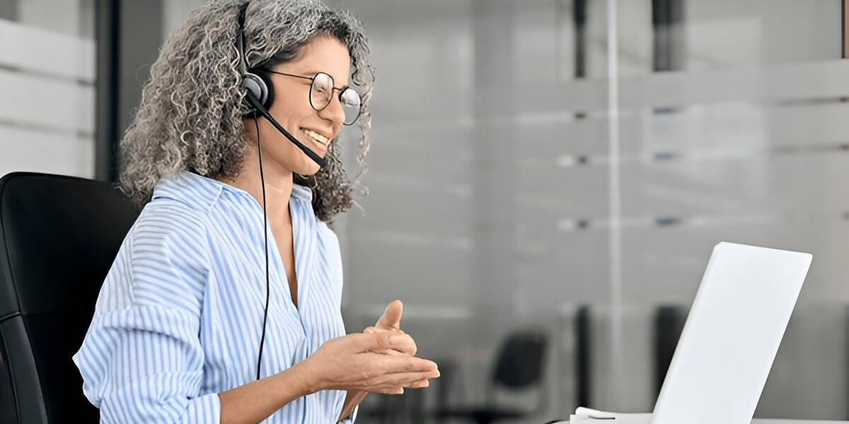 How Speech Improvement Software Improves Agent Communication and Clarity