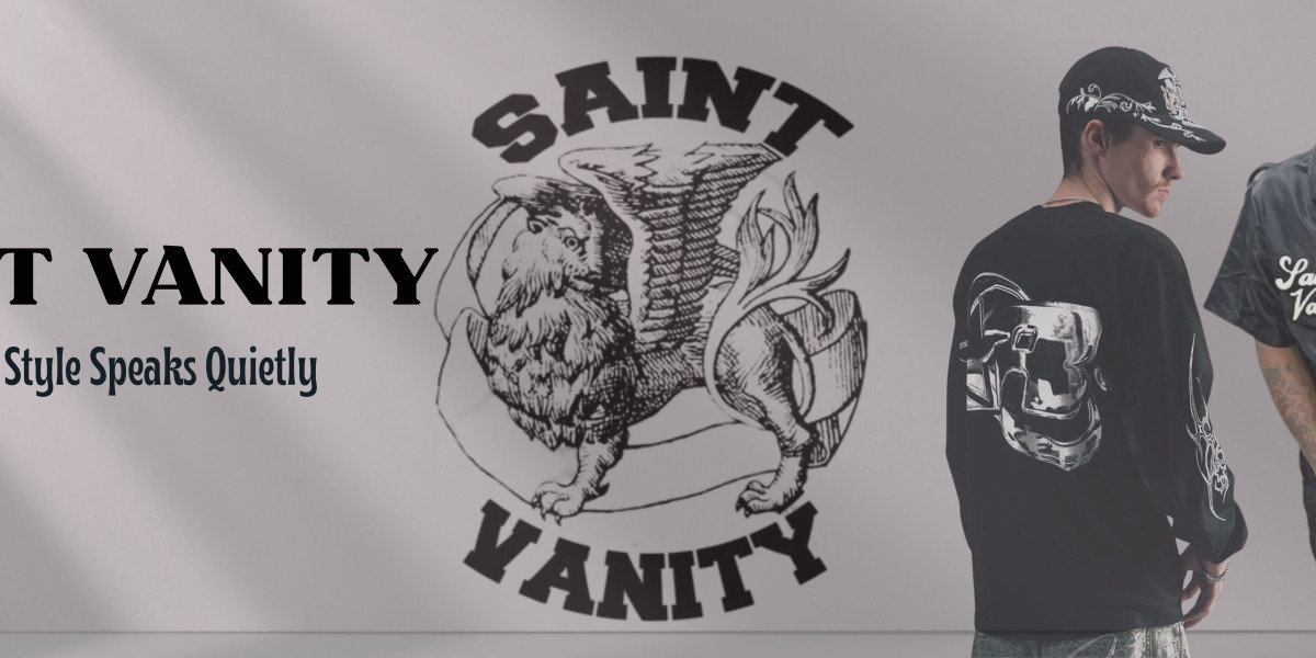 Saint Vanity street style with 6pm Tracksuit