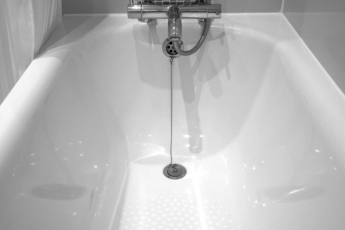 Blocked Bath Brisbane | Refresh Plumbing & Gas
