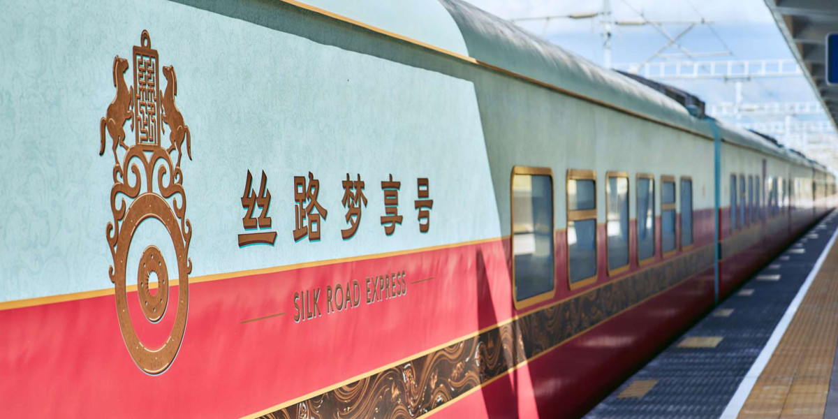 Desert Silk Voyage: A Luxury Rail Experience Across Ancient China