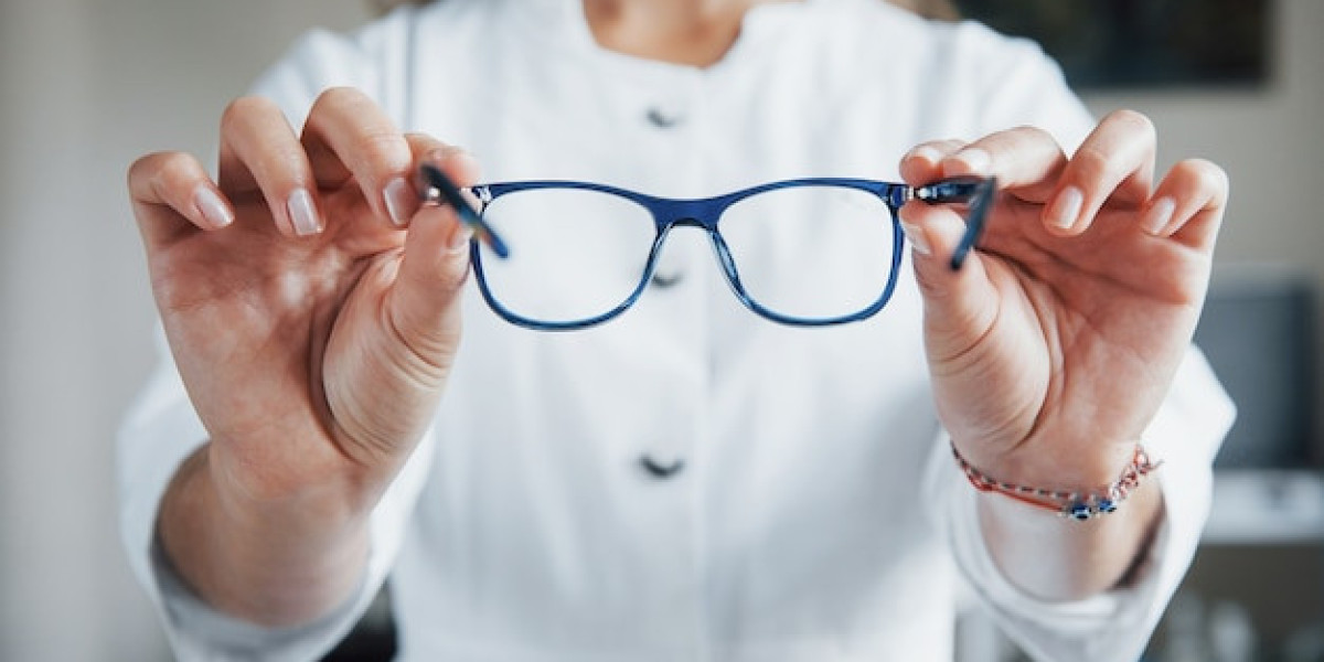 Eye Lens Trends That Are Changing Everyday Eyewear Comfort