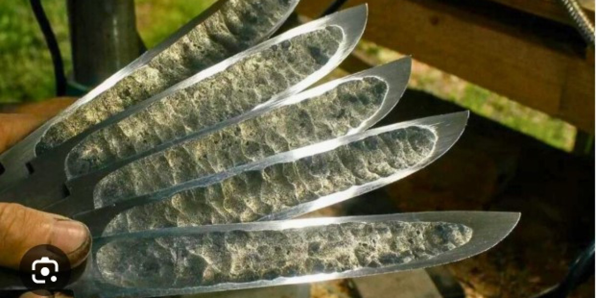 What Makes a Yakut Knife Unique? Understanding Its Asymmetrical Blade Design