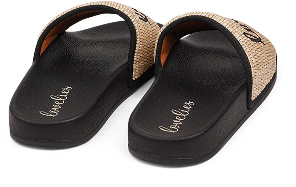 Soft and Comfortable Slides for Everyday Style and Relaxation